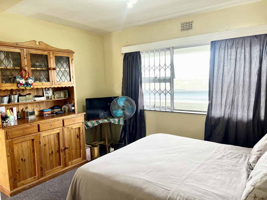 1 Bedroom Property for Sale in Oostersee Western Cape